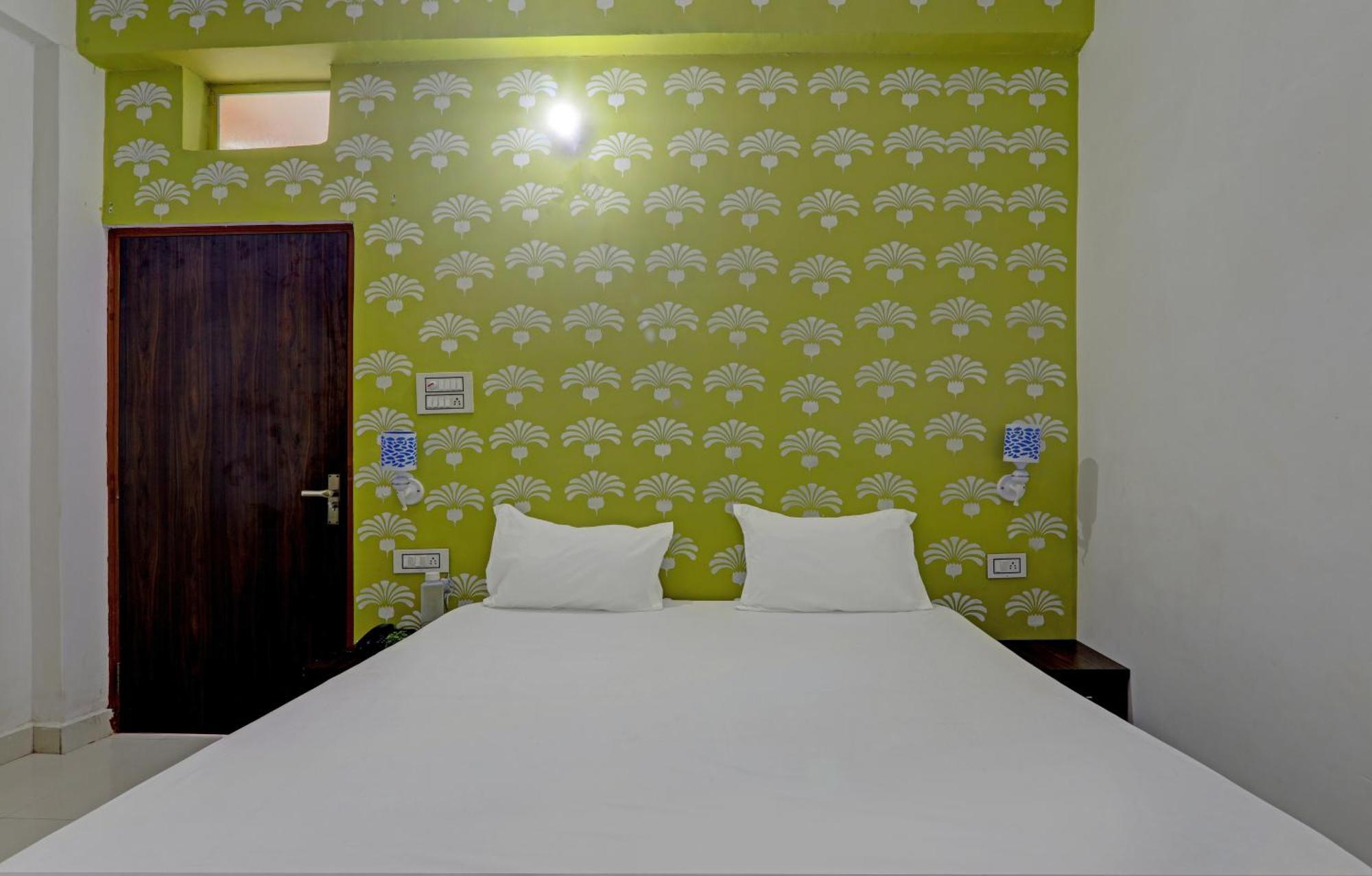 Hotel O Surya Inn Pura Raghunāth Exteriér fotografie