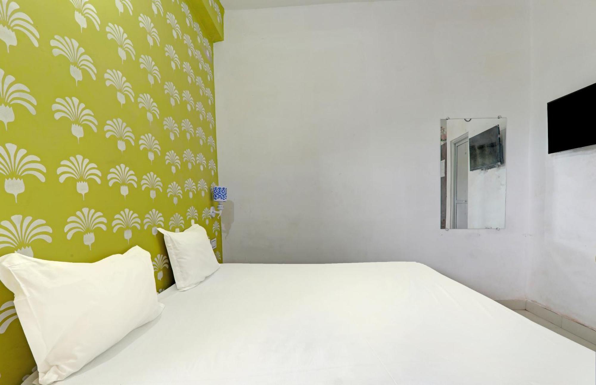 Hotel O Surya Inn Pura Raghunāth Exteriér fotografie
