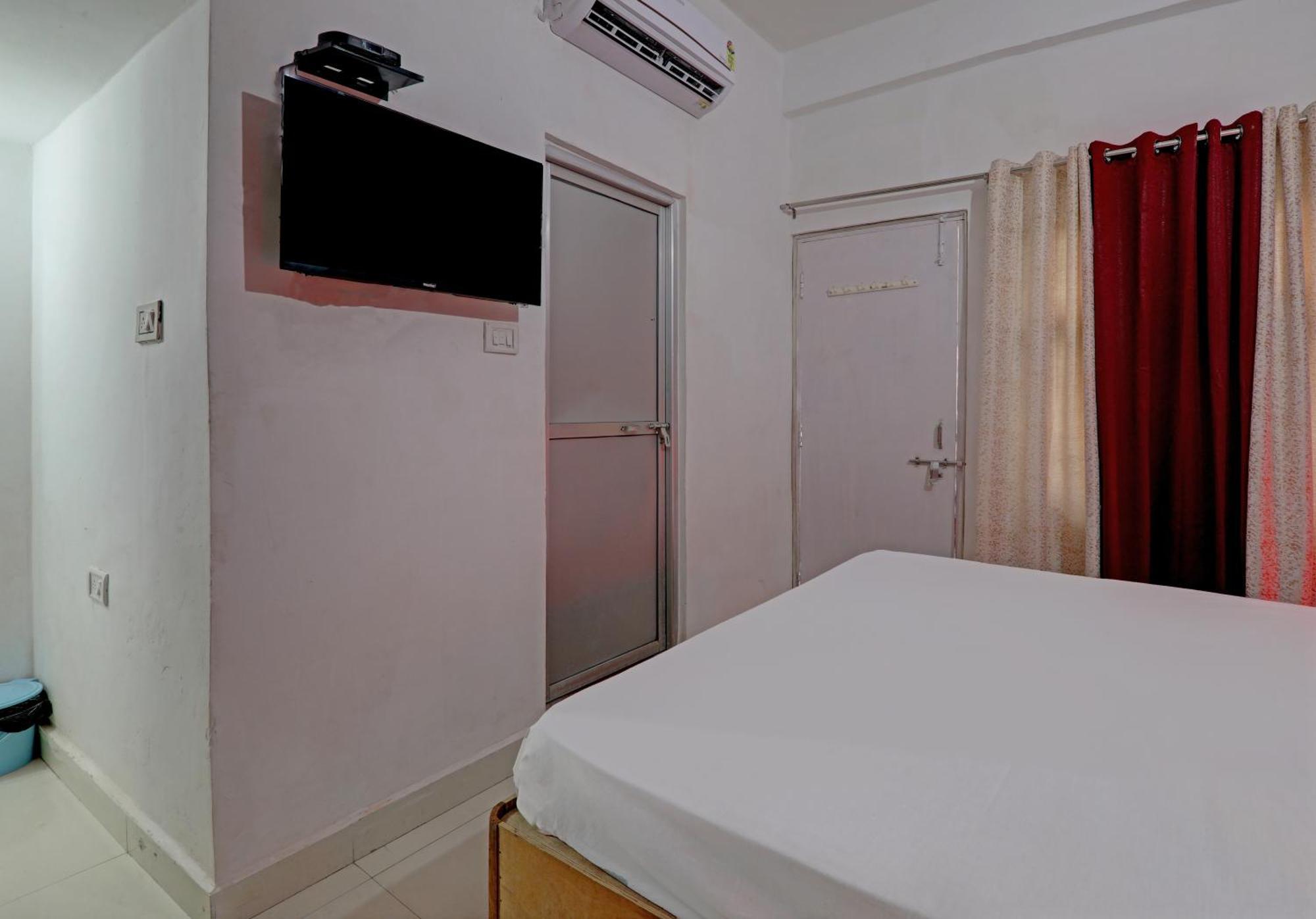 Hotel O Surya Inn Pura Raghunāth Exteriér fotografie
