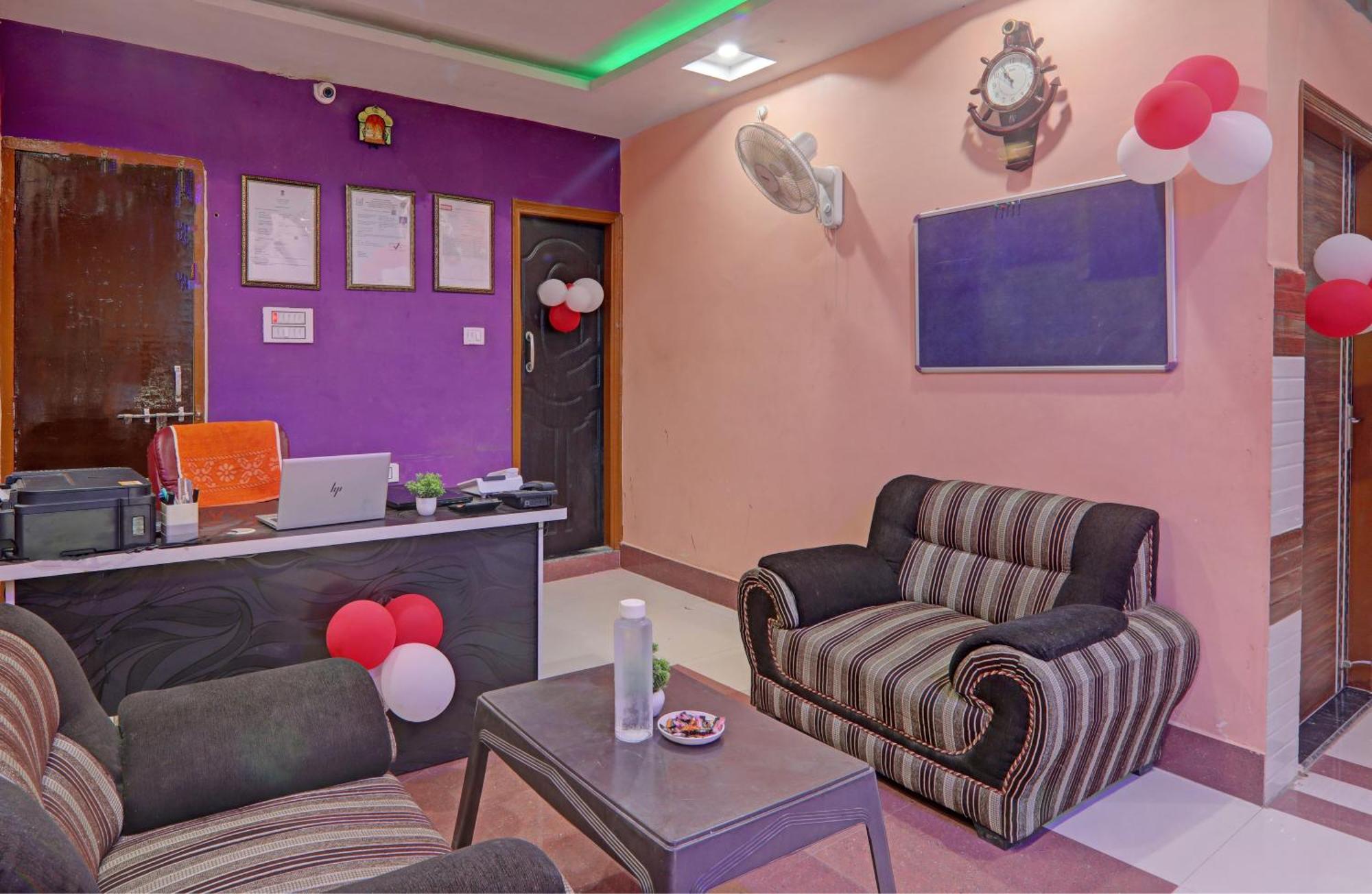 Hotel O Surya Inn Pura Raghunāth Exteriér fotografie