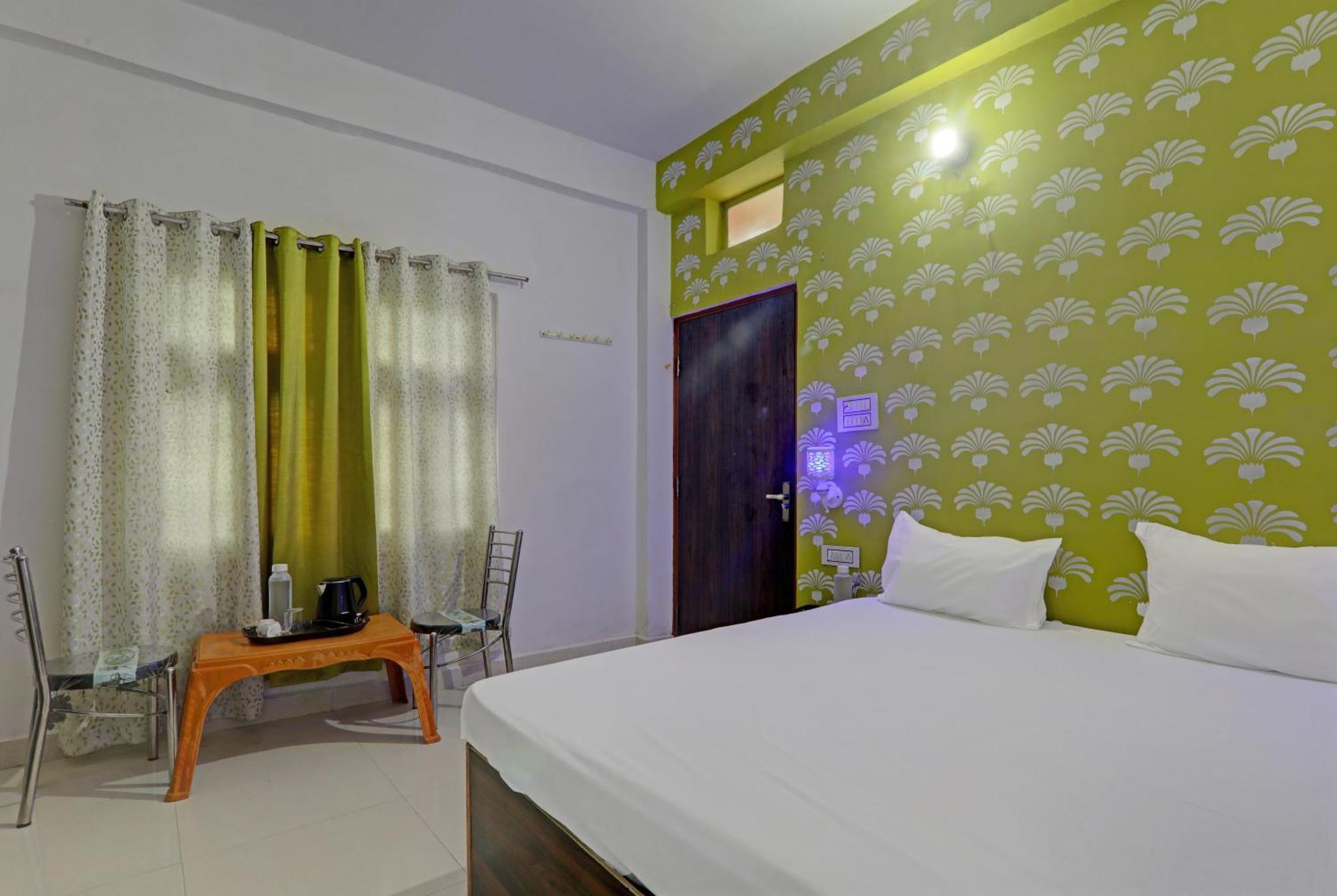 Hotel O Surya Inn Pura Raghunāth Exteriér fotografie