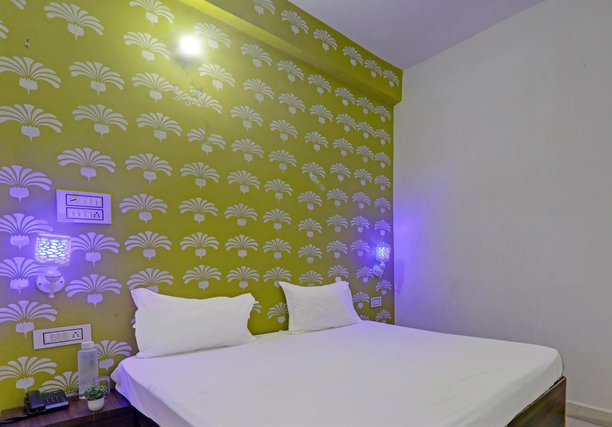 Hotel O Surya Inn Pura Raghunāth Exteriér fotografie
